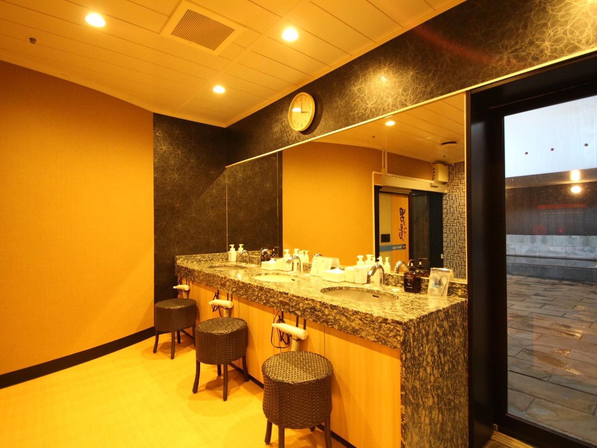 Apa Hotel Toyama Ekimae Exteriér fotografie